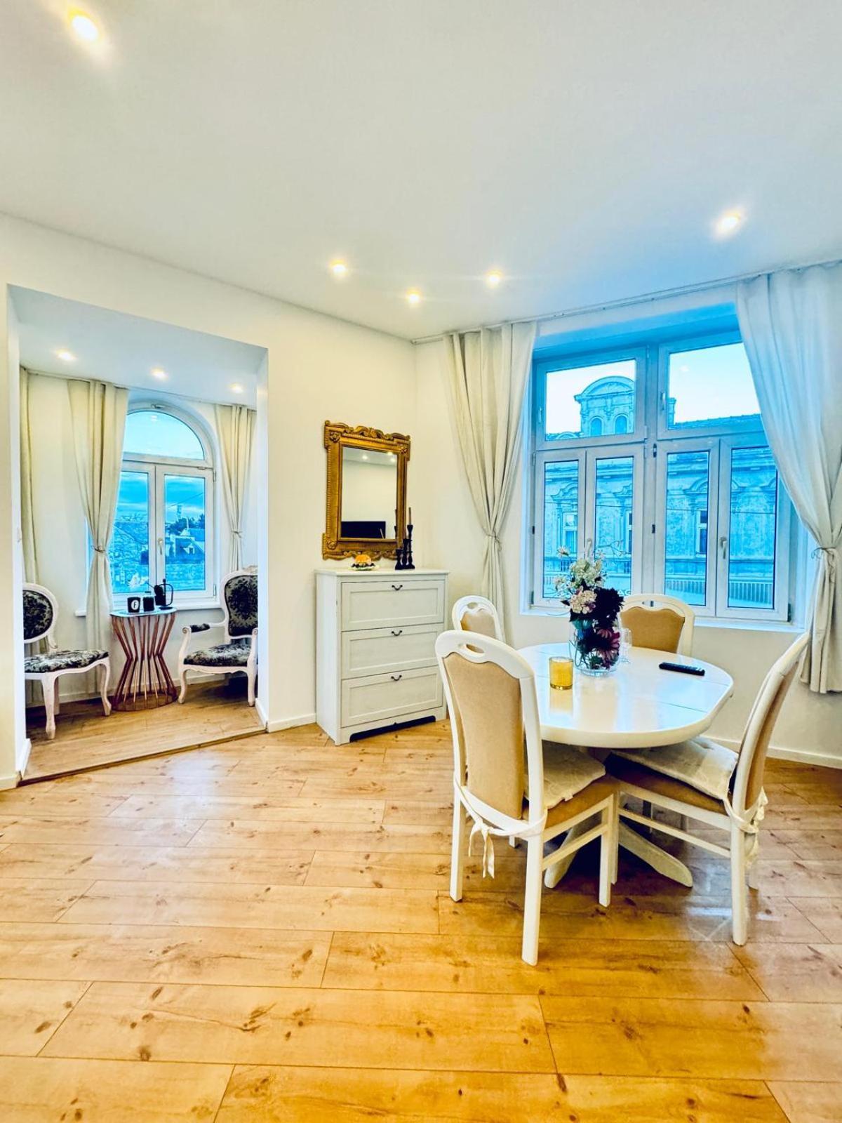 Apartment 3br Near Atzgersdorf Park, 11min Walk Wien